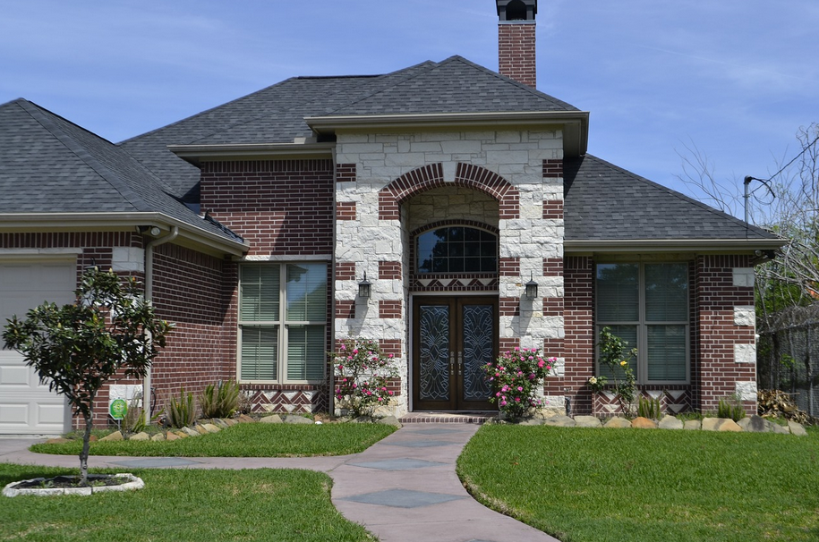 Ways Investing In a New Roof Can Help Save on Energy Costs